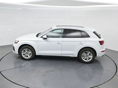 Used 2023 Audi Q5 2.0T Premium w/ Convenience Package AWD/4WD image 43
