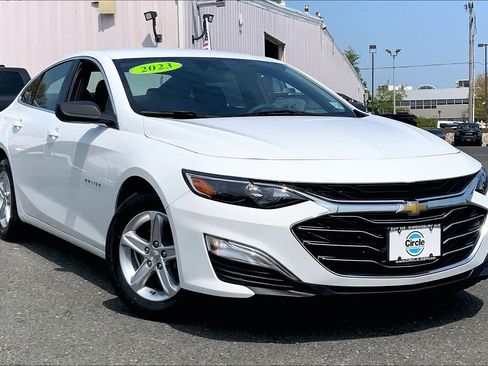 Used 2023 Chevrolet Malibu LS FWD image 2