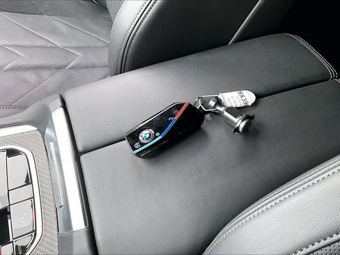 Used 2024 BMW XM AWD/4WD image 14