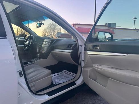 Used 2011 Subaru Outback 2.5i Premium image 19