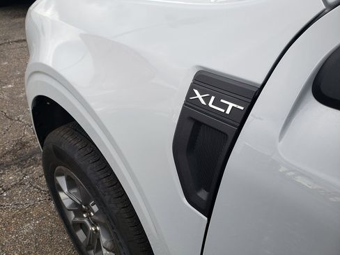 New 2025 Ford Maverick XLT w/ XLT Luxury Package image 9