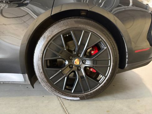 Certified 2024 Porsche Taycan 4S w/ Premium Package AWD/4WD image 20