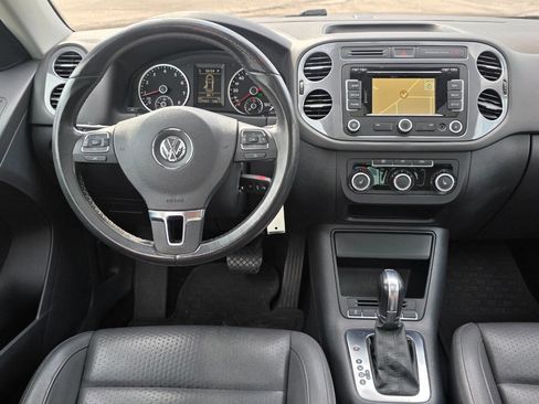 Used 2012 Volkswagen Tiguan SE image 11