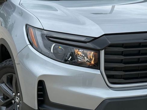 Used 2023 Honda Ridgeline Sport image 3