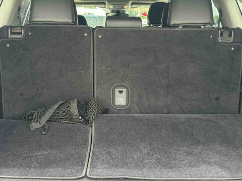 Used 2023 Toyota Highlander XLE AWD/4WD image 22
