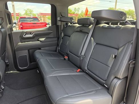 Used 2025 GMC Sierra 1500 SLT AWD/4WD image 19