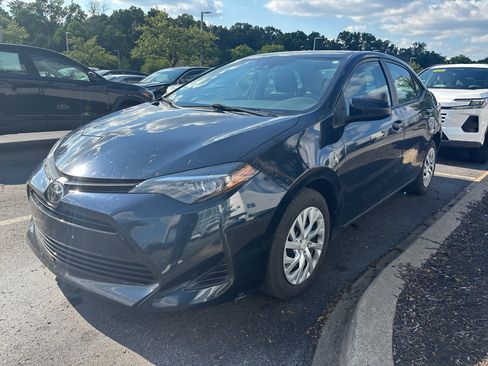 Used 2017 Toyota Corolla LE w/ Carpet Mat Package (TMS) FWD image 3