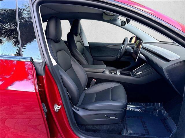 Used 2026 Tesla Model Y 2WD image 9