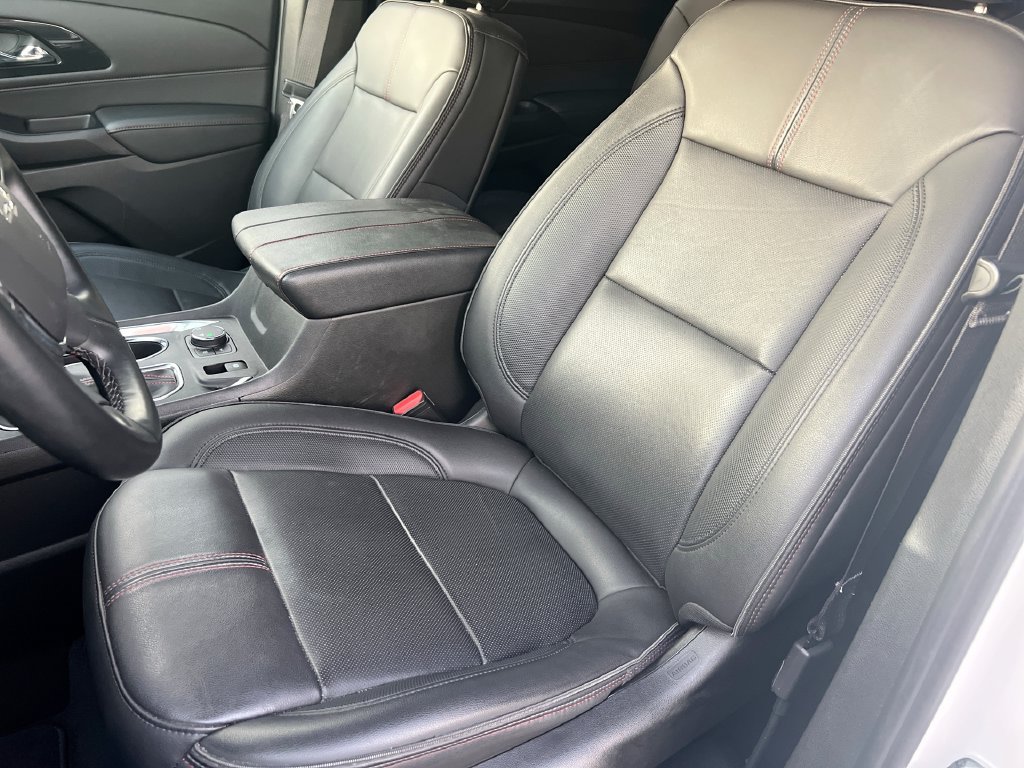 Used 2023 Chevrolet Traverse RS AWD/4WD image 20