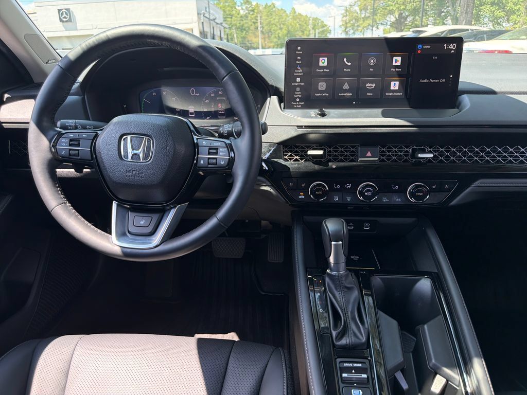 Used 2025 Honda Accord Touring image 19