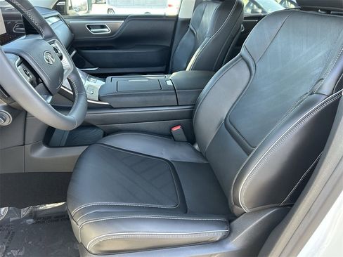 New 2026 INFINITI QX80 Luxe image 29