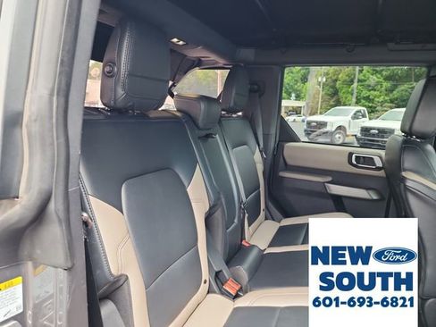 Used 2023 Ford Bronco Wildtrak image 34