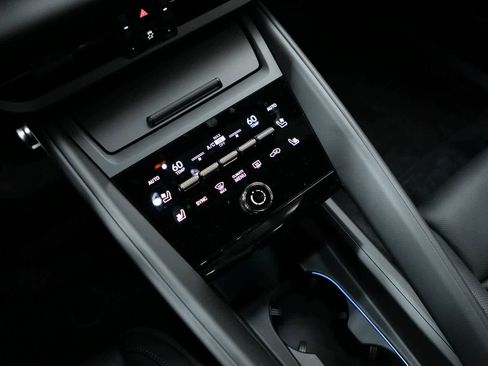 New 2025 Porsche Macan Turbo Electric image 21