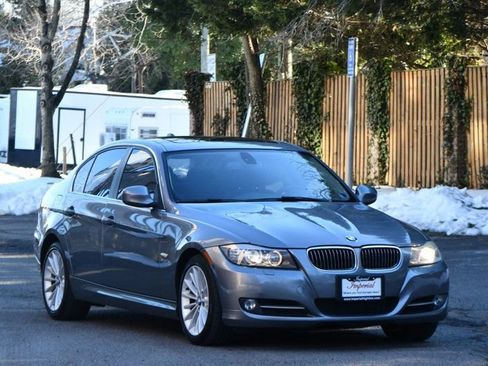 Used 2011 BMW 335i xDrive Sedan image 12