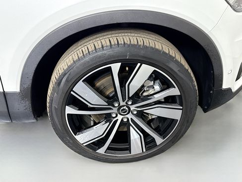 Used 2022 Volvo XC40 P8 Recharge Plus image 31