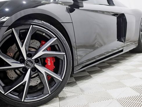 Used 2021 Audi R8 V10 w/ Premium Package RWD image 4