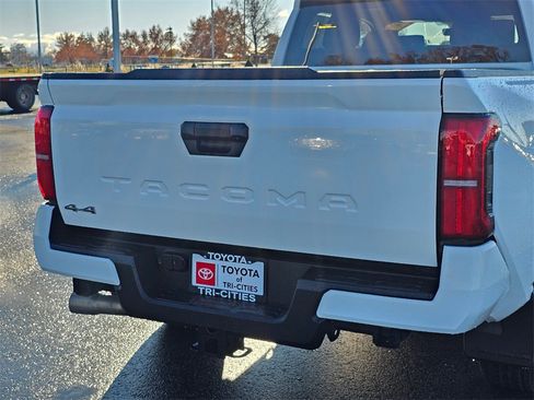 Used 2025 Toyota Tacoma SR5 image 13