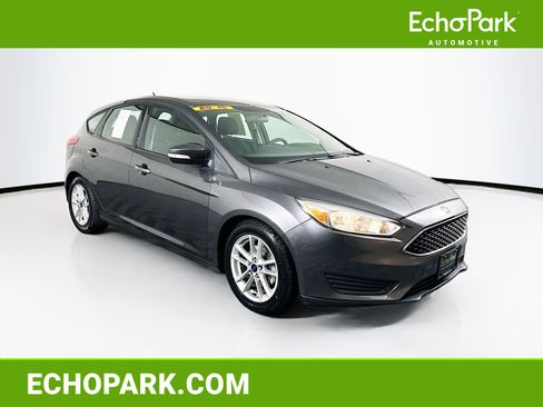 Used 2016 Ford Focus SE image 1