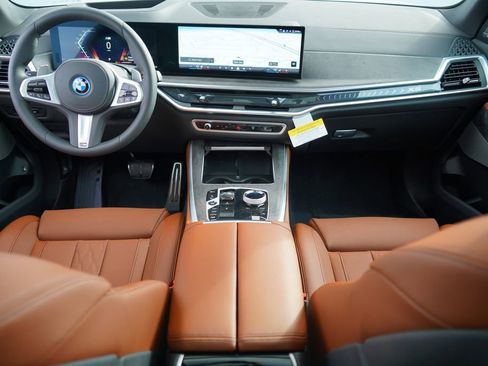 New 2026 BMW X5 xDrive50e w/ Executive Package AWD/4WD image 13