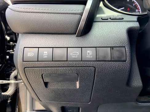 Used 2021 Toyota Camry SE FWD image 33