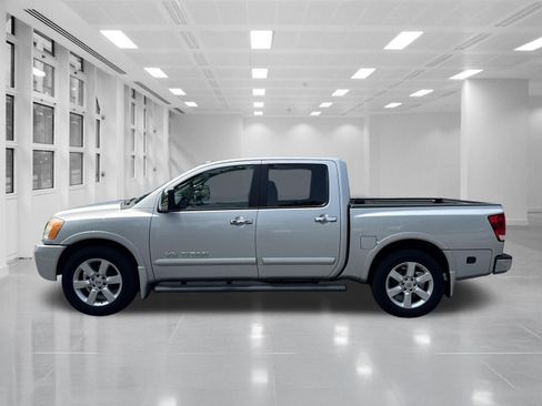 Used 2011 Nissan Titan SL w/ SL Technology Pkg RWD image 8