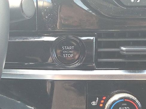 Used 2025 Nissan Pathfinder SV image 44