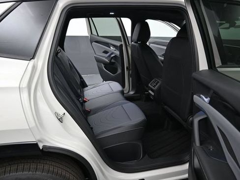 New 2026 Volkswagen Tiguan SE R-Line AWD/4WD image 13