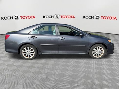 Used 2014 Toyota Camry XLE image 9