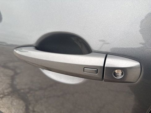 Used 2023 Nissan Rogue SV image 25