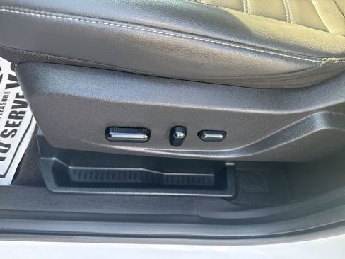 Used 2019 Ford Escape SEL AWD/4WD image 12