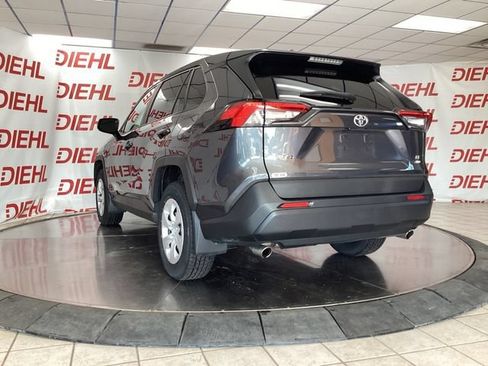 Used 2024 Toyota RAV4 LE AWD/4WD image 5