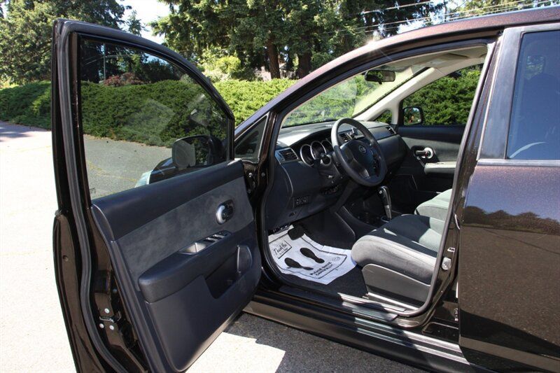 Used 2011 Nissan Versa 1.8 S w/ Plus Pkg FWD image 5