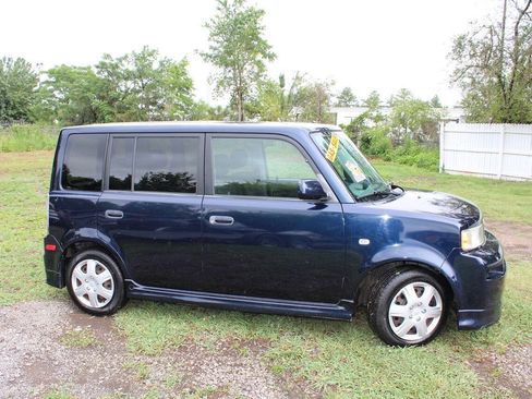 Used 2005 Scion xB FWD image 6