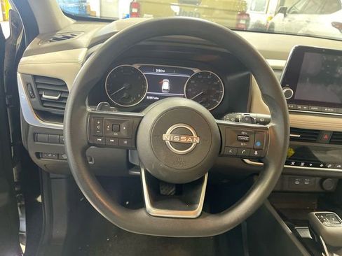 Used 2024 Nissan Rogue SV FWD image 10