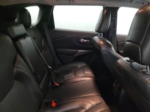 Used 2019 Jeep Cherokee Limited AWD/4WD image 18