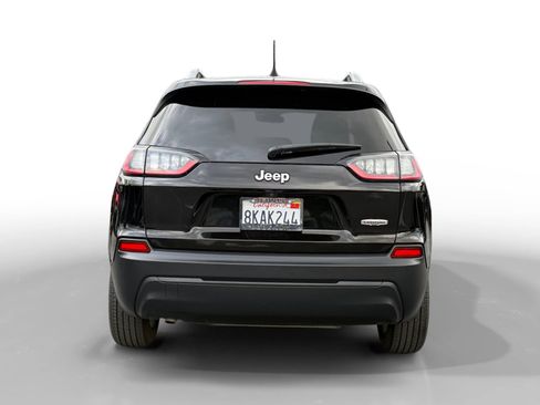 Used 2019 Jeep Cherokee Latitude w/ Popular Appearance Group image 4