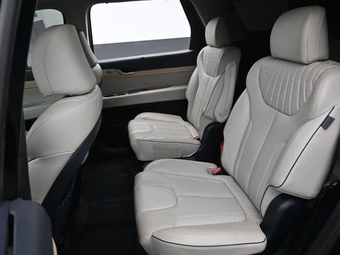 Used 2023 Hyundai Palisade Limited w/ Cargo Package FWD image 31
