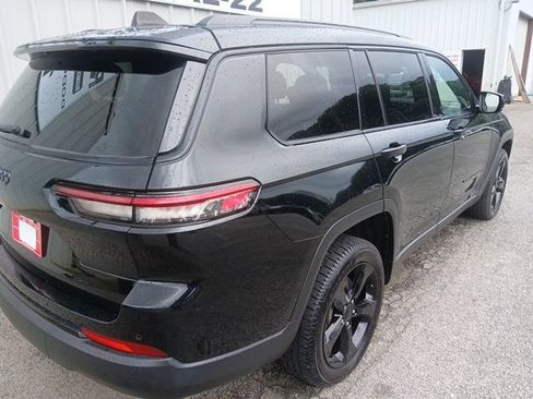 Used 2023 Jeep Grand Cherokee L Laredo AWD/4WD image 3