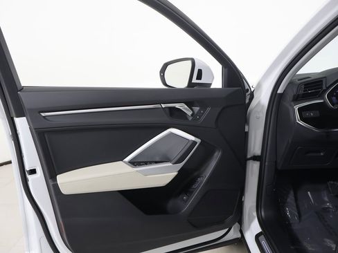 Used 2025 Audi Q3 2.0T Premium w/ Convenience Package image 22