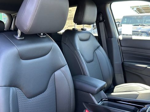 New 2026 Jeep Compass Latitude AWD/4WD image 15