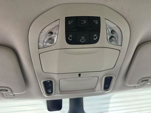 Used 2017 Chrysler Pacifica Limited FWD image 24