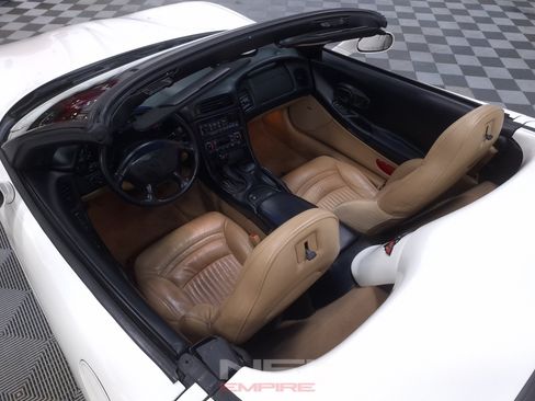 Used 2001 Chevrolet Corvette Coupe w/ Preferred Equipment Group2 RWD image 32