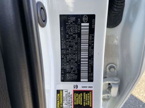 Used 2025 Toyota Camry LE image 32