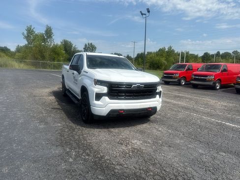 Used 2023 Chevrolet Silverado 1500 RST w/ Redline Edition AWD/4WD image 3