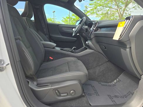 Certified 2023 Volvo C40 P8 Recharge Ultimate AWD/4WD image 11