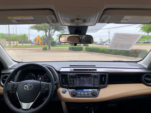 Used 2017 Toyota RAV4 XLE AWD/4WD image 20