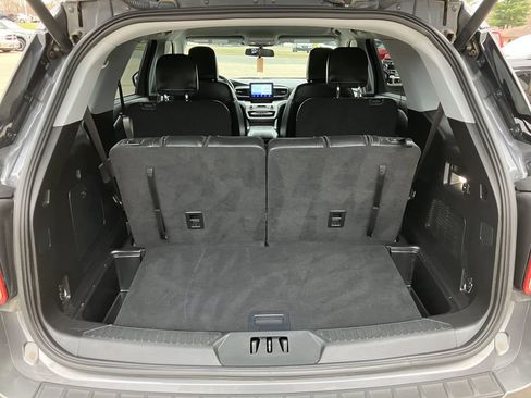 Used 2021 Ford Explorer XLT w/ Equipment Group 202A AWD/4WD image 20