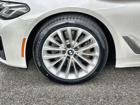 Certified 2022 BMW 530i xDrive w/ Convenience Package image 10