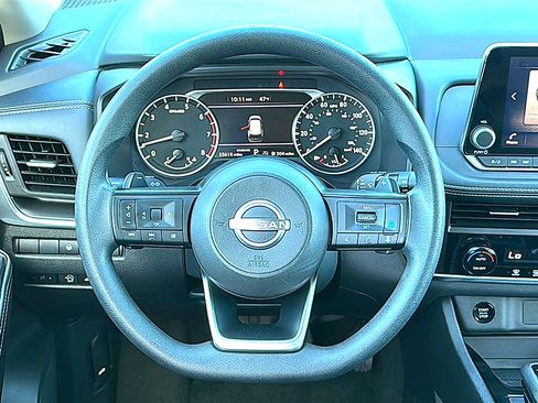 Used 2024 Nissan Rogue SV image 27