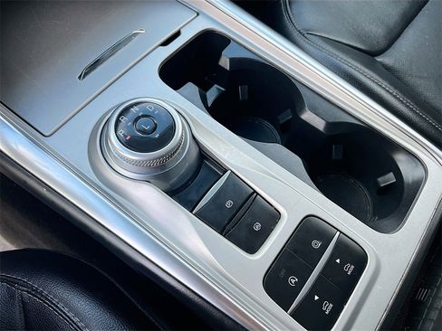 Used 2022 Ford Explorer Limited image 17